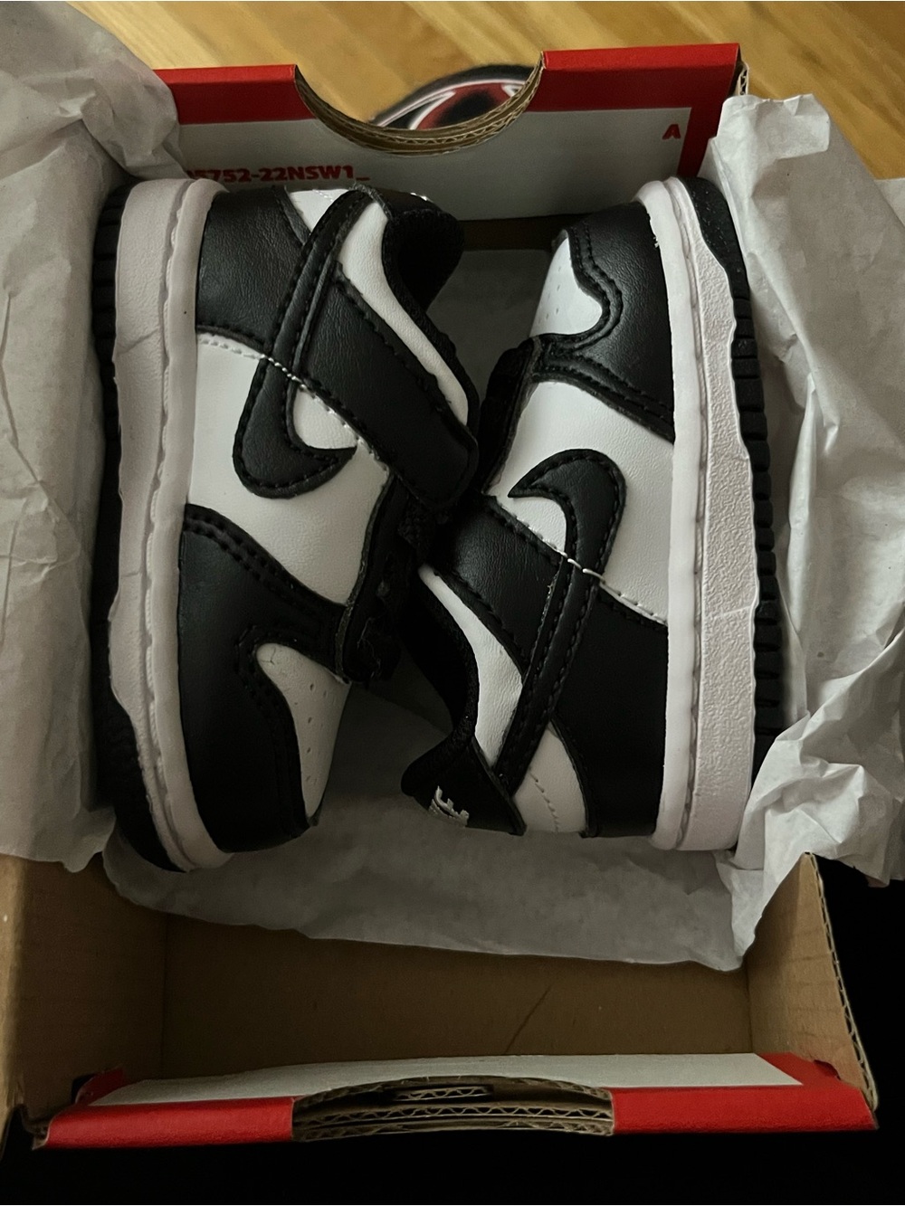 Nike Kids Black and White Hook-and-Loop Low-Top Sneakers